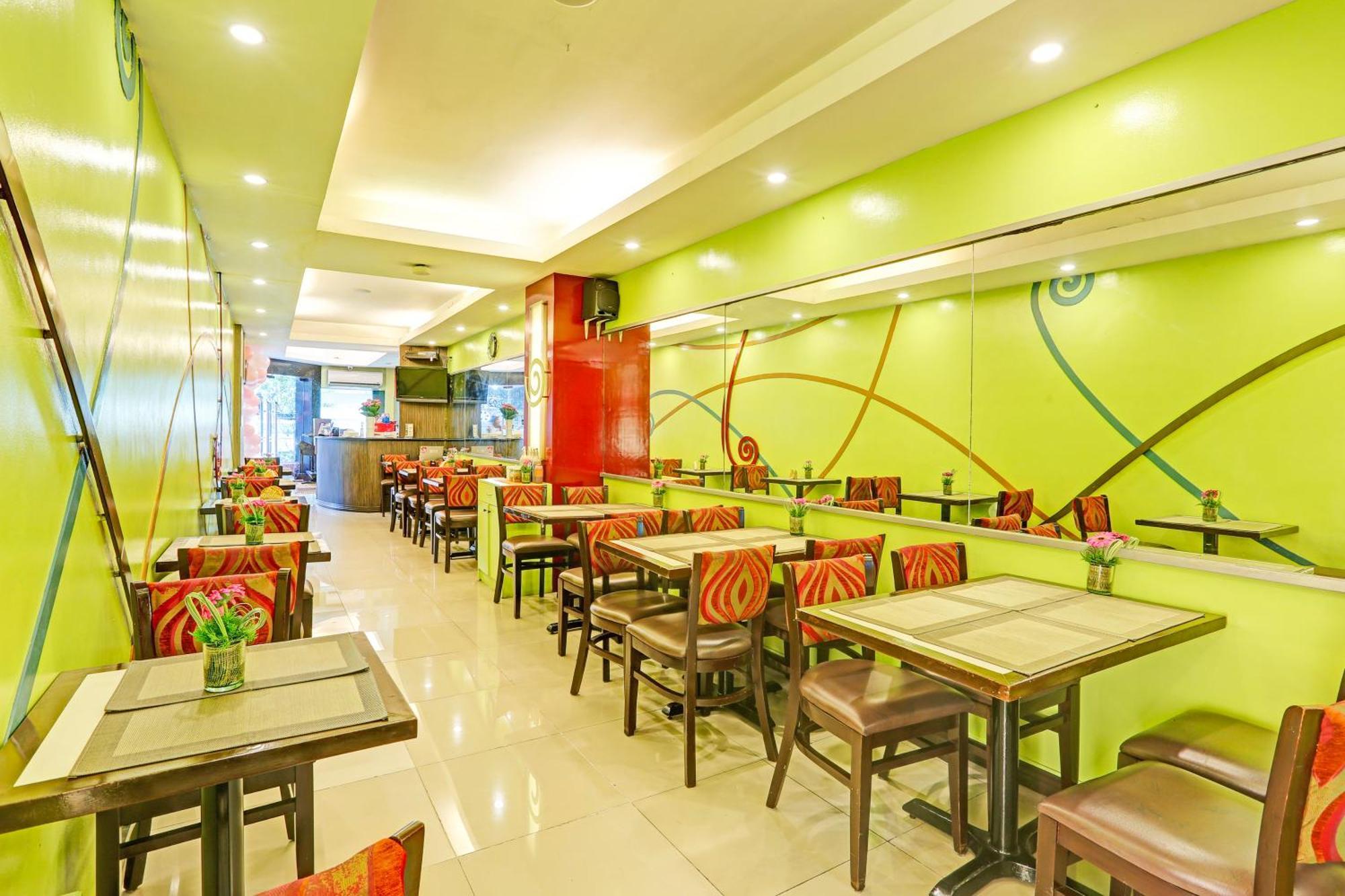 Townhouse Oak Vip Suites, Near Pnr Pasay Evangelista, Makati Manila マカティ エクステリア 写真