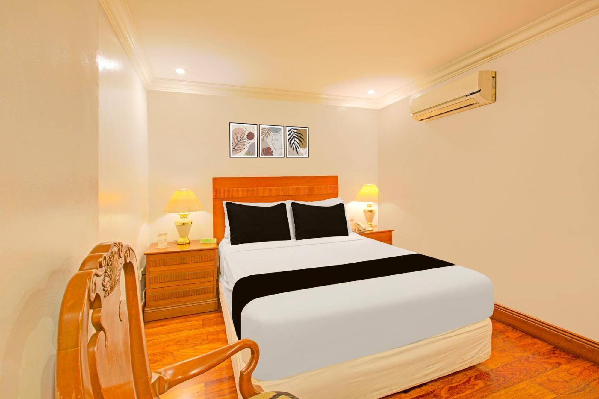 Townhouse Oak Vip Suites, Near Pnr Pasay Evangelista, Makati Manila マカティ エクステリア 写真