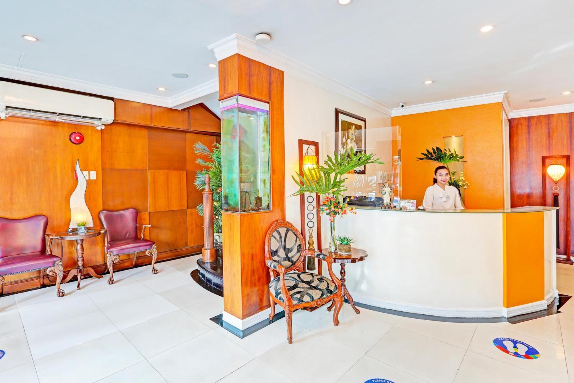 Townhouse Oak Vip Suites, Near Pnr Pasay Evangelista, Makati Manila マカティ エクステリア 写真